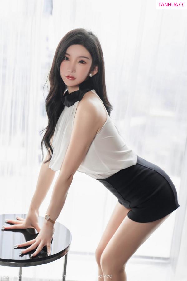 周于希dummy  [XiuRen]高清写真图 2023.03.17 No.6435 周于希Sally 美臀丝袜第16张图片